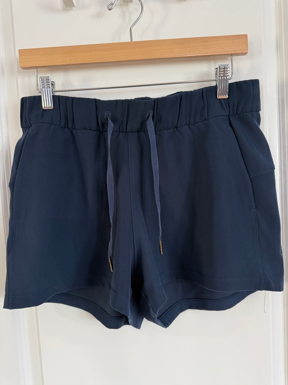 Lululemon On The Fly Woven 2.5” Shorts *True Navy